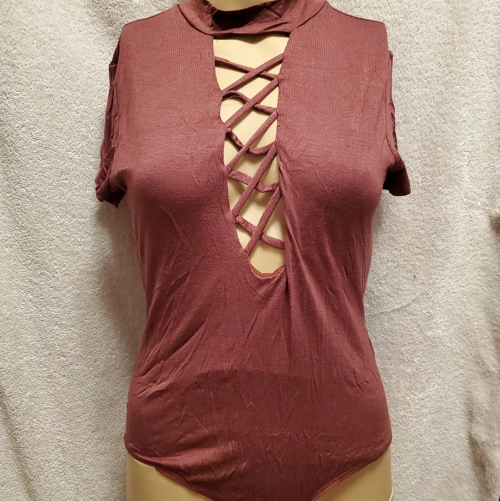 Criss Cross Middle Muave Short Sleeve Bodysuit